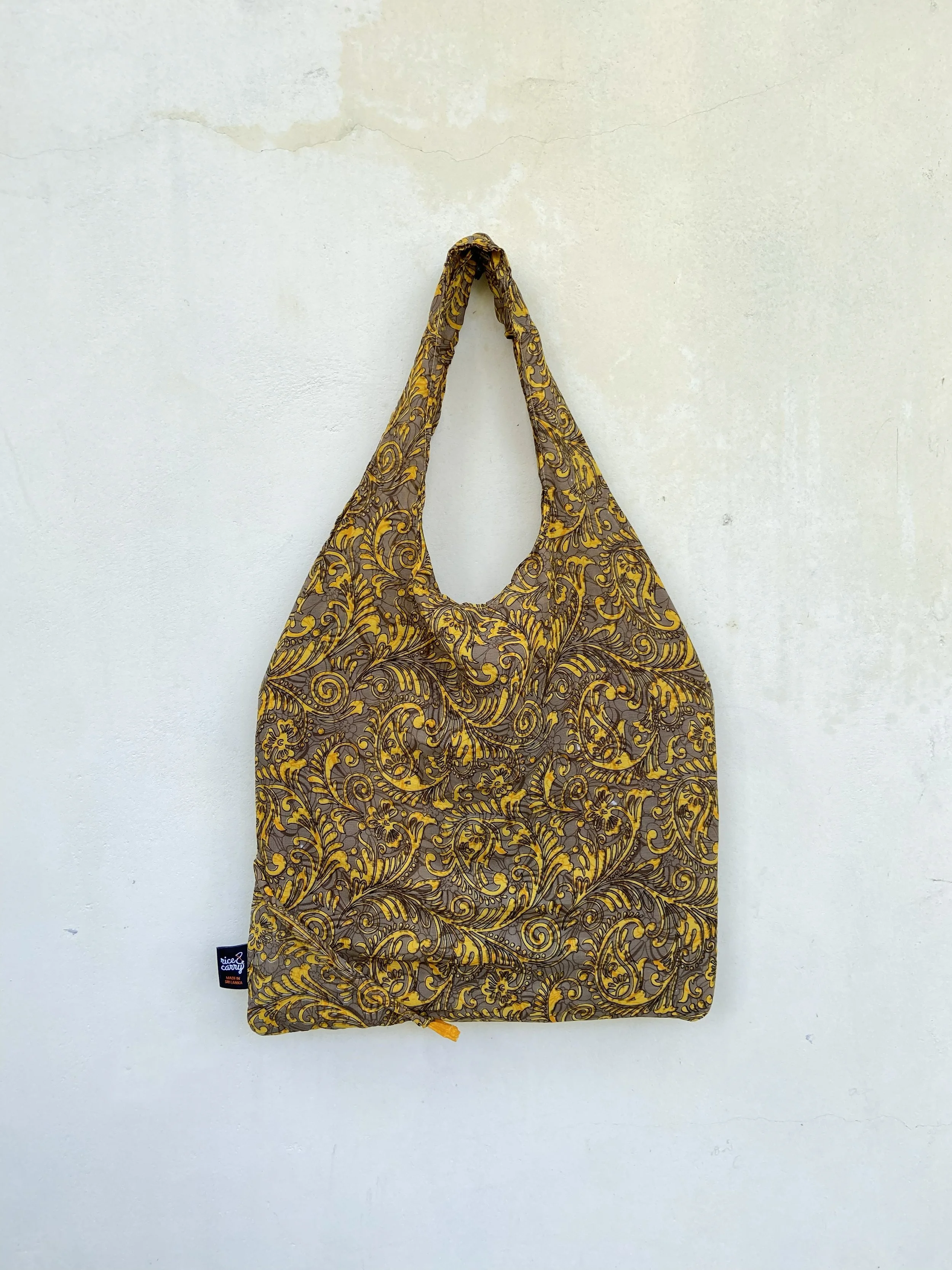 Foldable golden yellow.jpeg