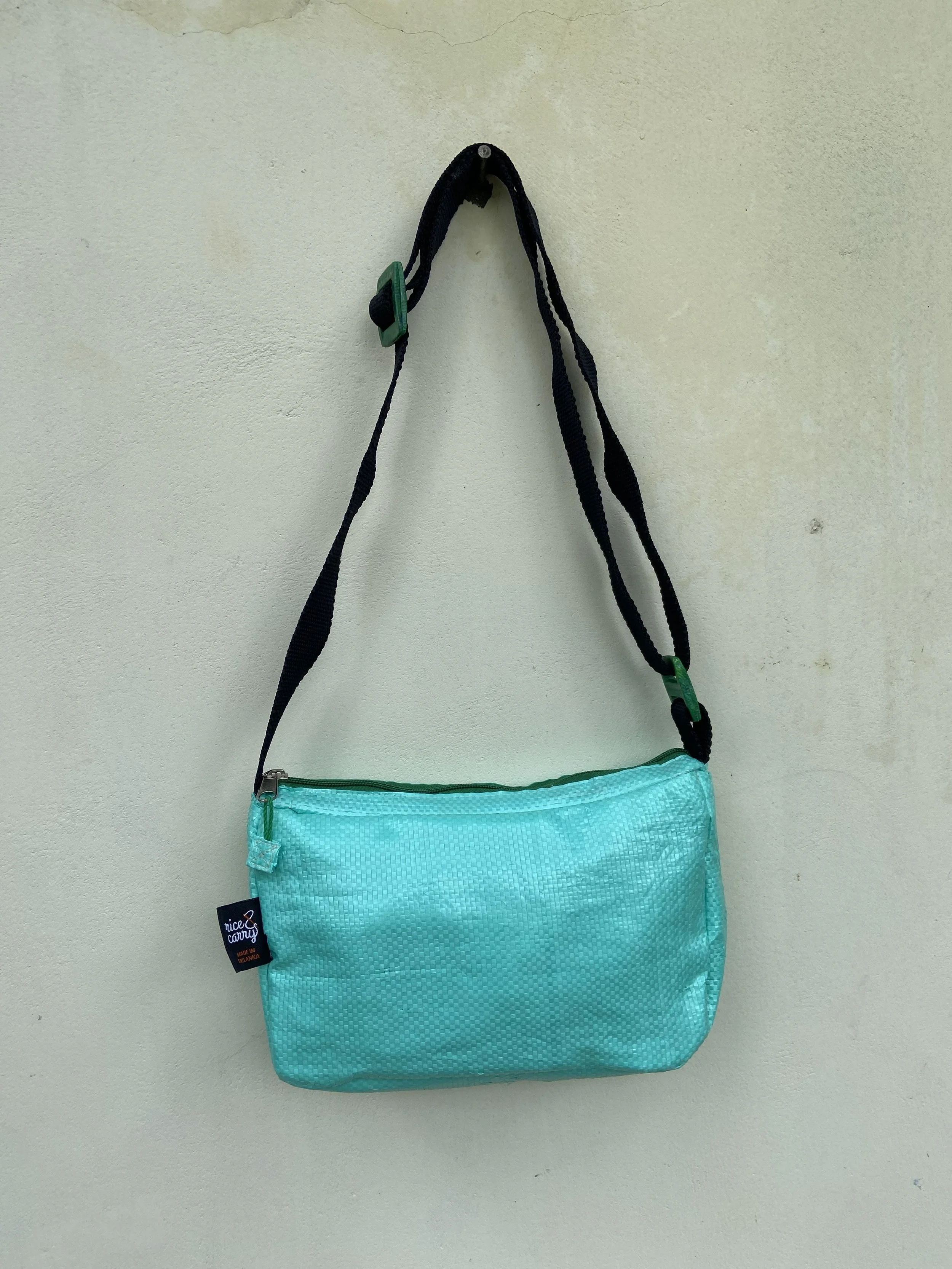 sling bag turquois plain.jpeg
