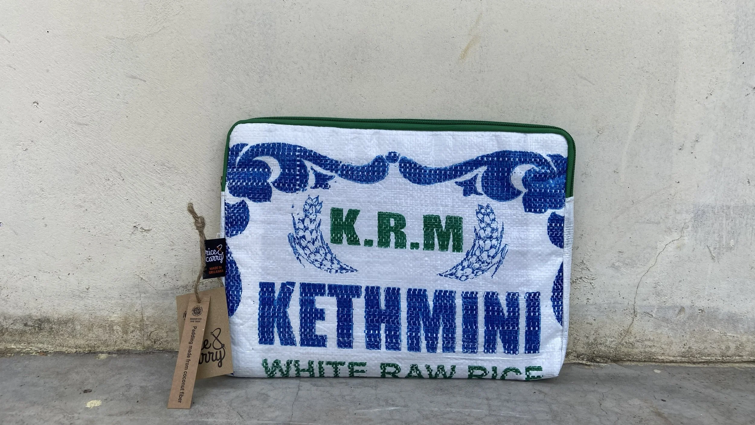 Laptop Sleeve 13 inch white Kethmini.jpeg