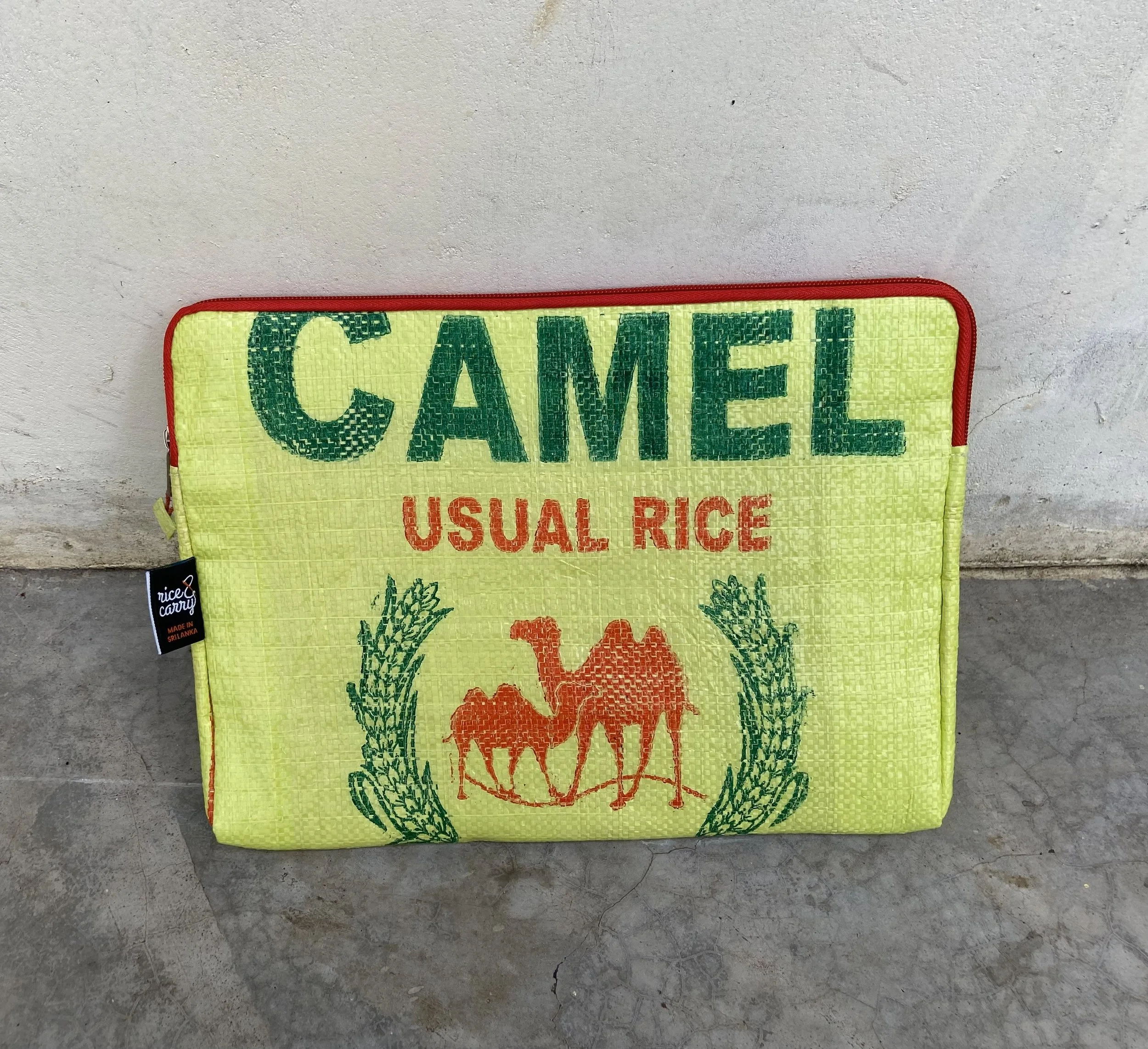 Laptop 13 lime camel.jpeg