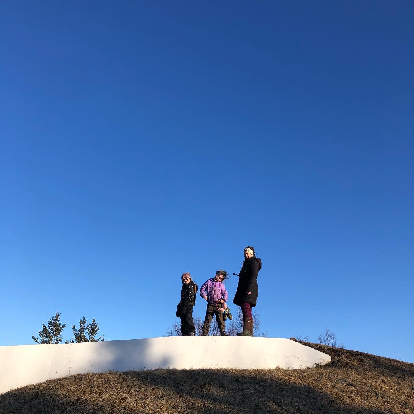 TGIF! Looking forward to more fresh air and sunshine like we found last weekend at York Redoubt. 

#getoutside #familytime #halifax #yorkredoubt #explorenovascotia #halifaxtrails #familyhiking #hikens