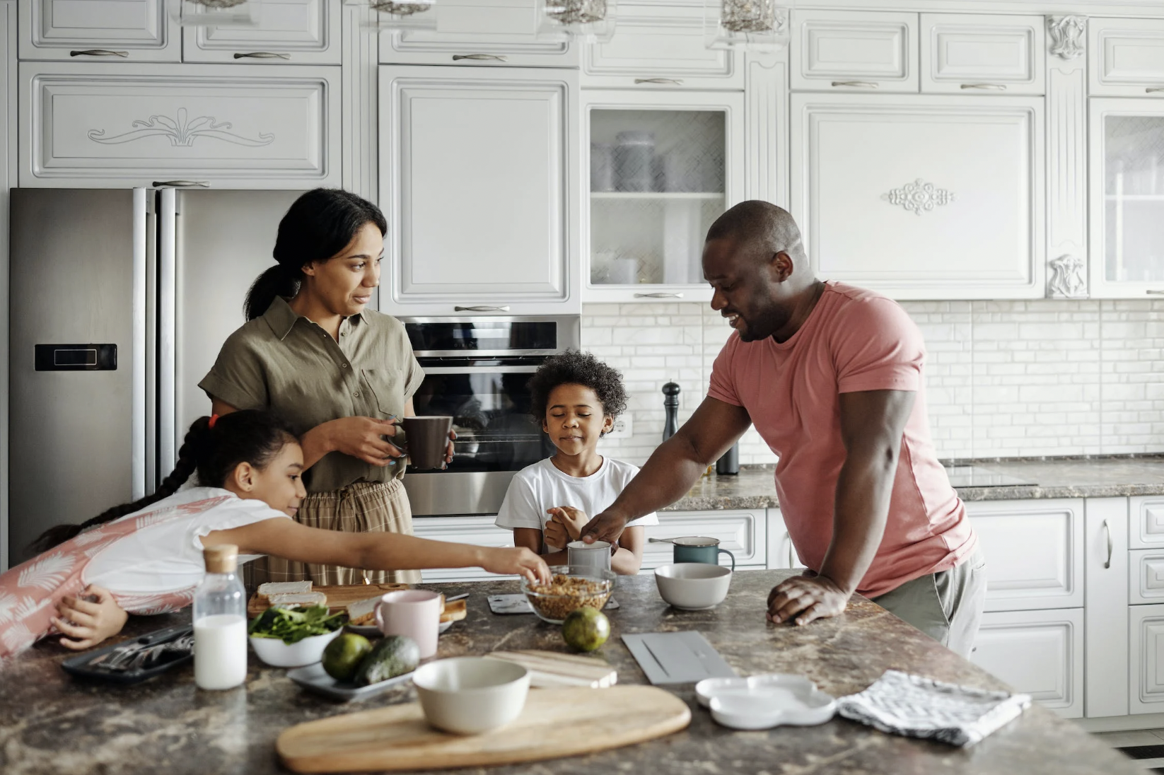 What to wear to a family photoshoot? How to plan your family's wardrobe?