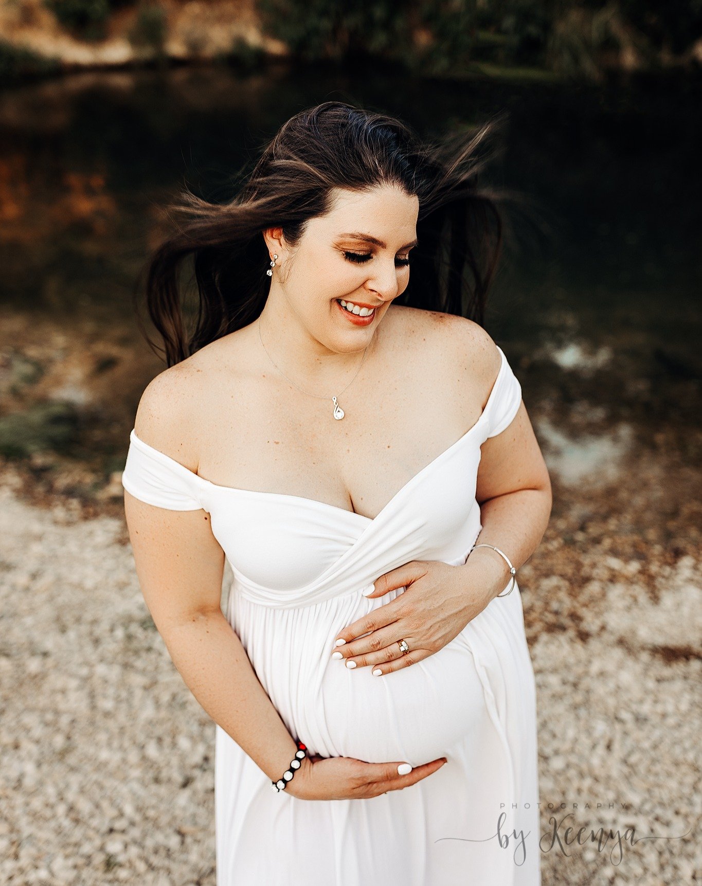 There&rsquo;s nothing more radiant than a mama-to-be wrapped in love, light, and anticipation. This serene moment by the water, her hand gently cradling the miracle within, captures the quiet strength and beauty of motherhood. 

Maternity sessions li