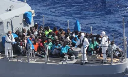 More than 100 migrants missing after shipwreck off Libya