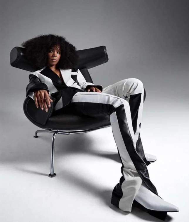 Singer looks sensational in edgy Vogue Australia feature