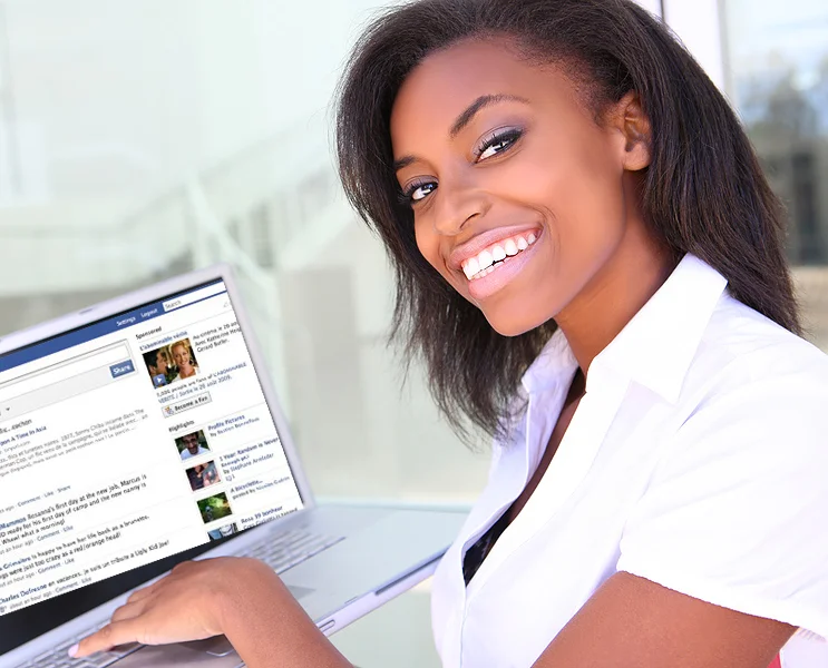 Female banker reveals how she started earning salary on Facebook after losing job
