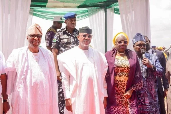 OGUN STATE GOVERNOR reverses death sentences on six prisioner, while 40 detainees have been released