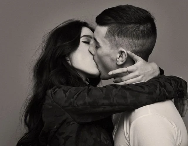     Couples who kiss regularly are less likely to get depressed