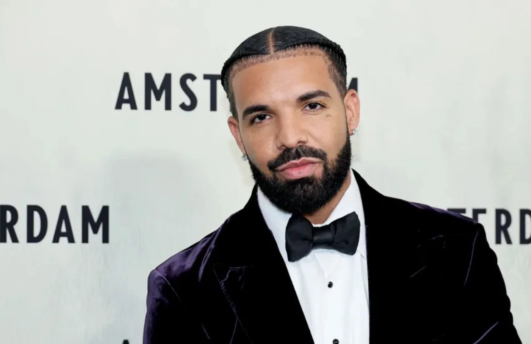 Drake denies having a 'secret daughter'