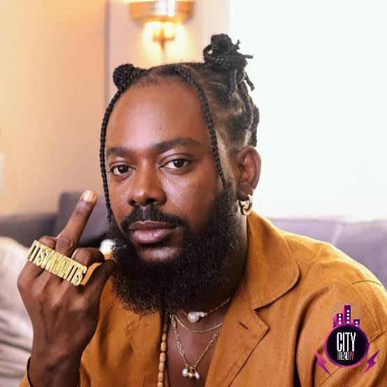 ‘Simi doesn’t owe anything’ – Adekunle Gold slams Samklef