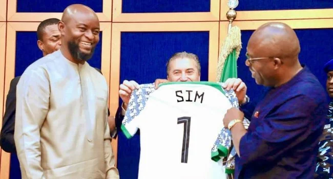 Super Eagles: Excitement as NFF unveils Finidi in Abuja