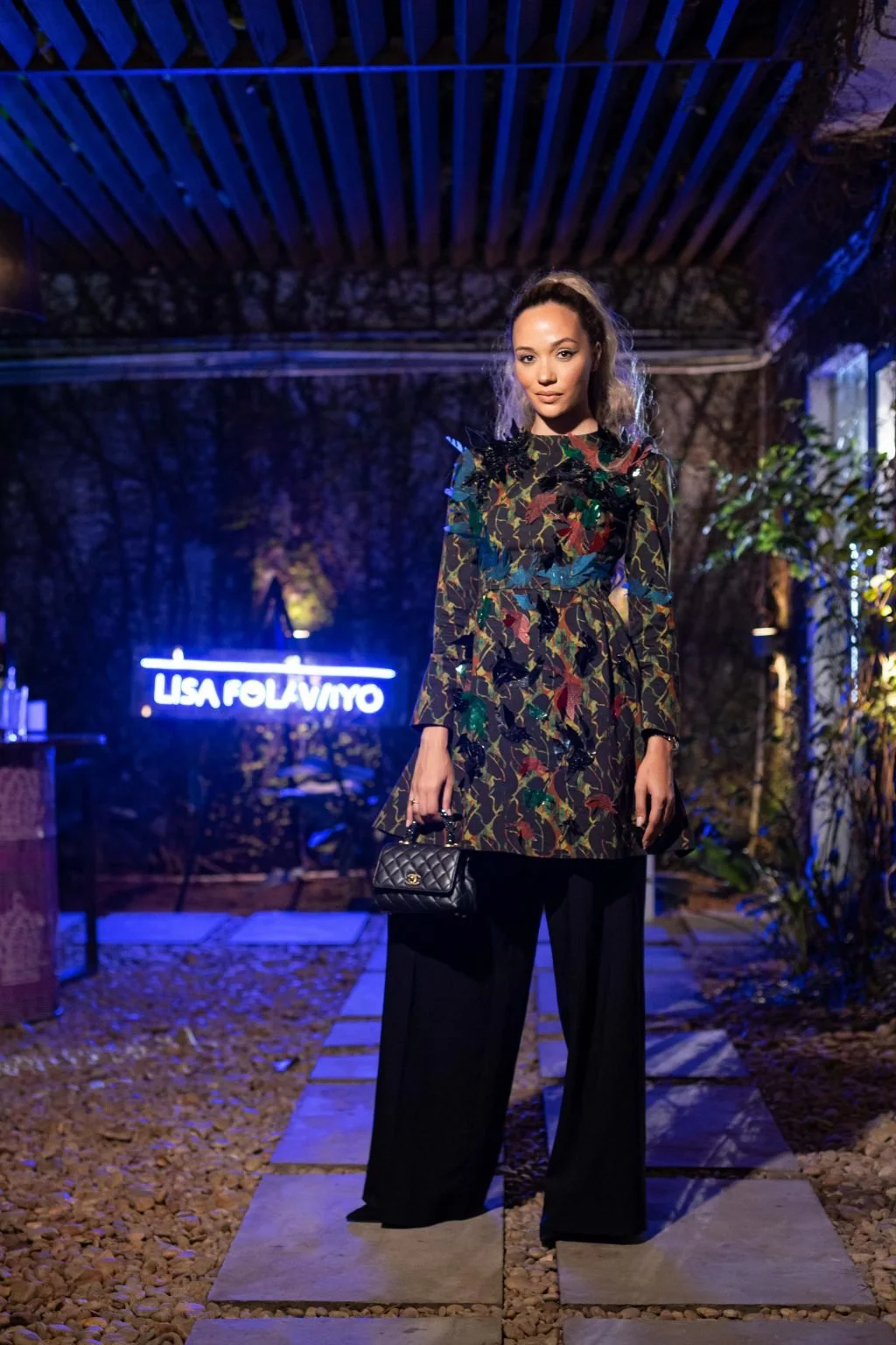 7 Essentials Every Lady Should Have in Her Handbag
