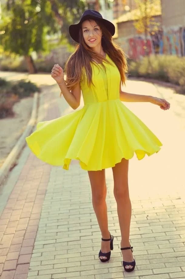 BRIGHT AND BEAUTIFUL: THE ULTIMATE GUIDE TO YELLOW FASHION