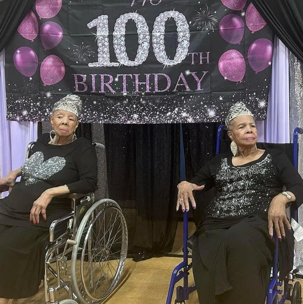 Twin Sisters Celebrate 100th Birthday Together (Photos)