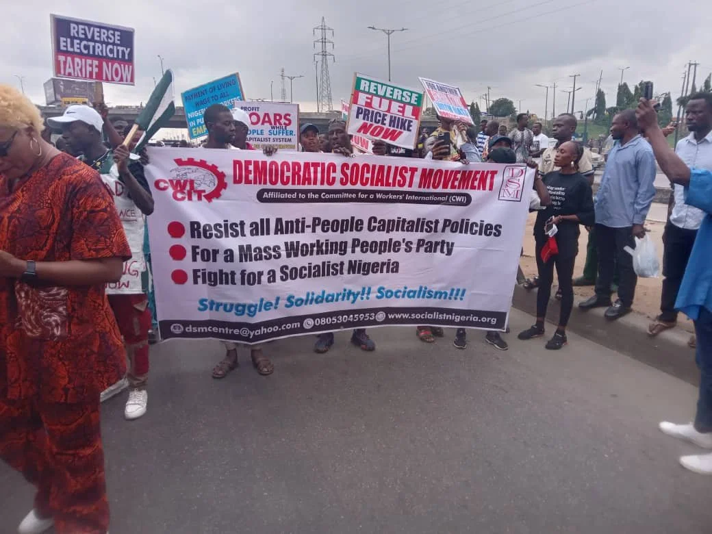 DJ Entertains #EndBadGovernance Protesters In Ojota, Lagos