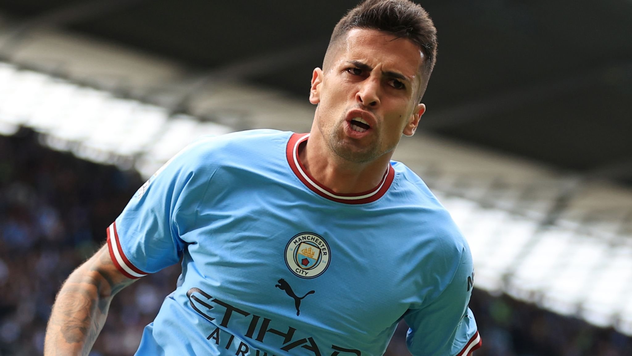 Transfer: Cancelo's move to Barcelona is called off