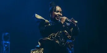 Yemi Alade shines in sold-out Le Zénith Paris concert