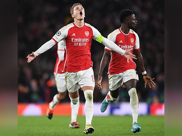 EPL: Liverpool remain top of the standings as Arsenal and Manchester City win.