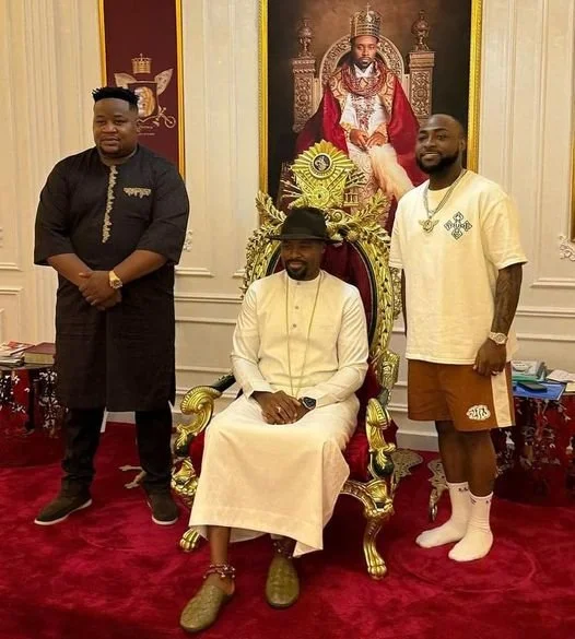 Patrick Doyle criticises Davido's clothing for Olu of Warri's palace.