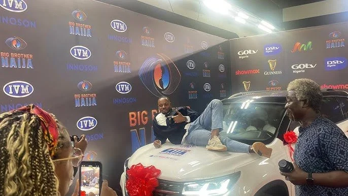   Kellyrae, the winner of BBNaija season 9, has received an SUV automobile as a gift.