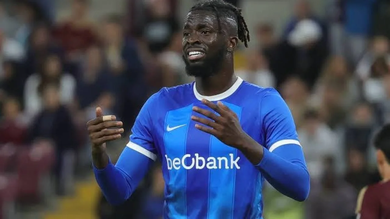 Thorsten Fink Hails Tolu Arokodare as a Complete Striker in Stellar Form