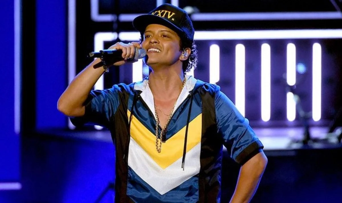 Bruno Mars Breaks Spotify Record for Most Monthly Listeners, Thanks to Holiday Hits