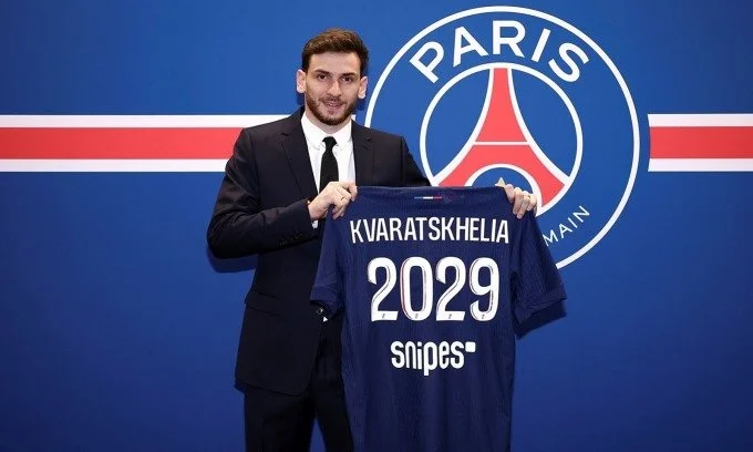 Khvicha Kvaratskhelia Joins PSG, Takes Iconic Number 7 Shirt