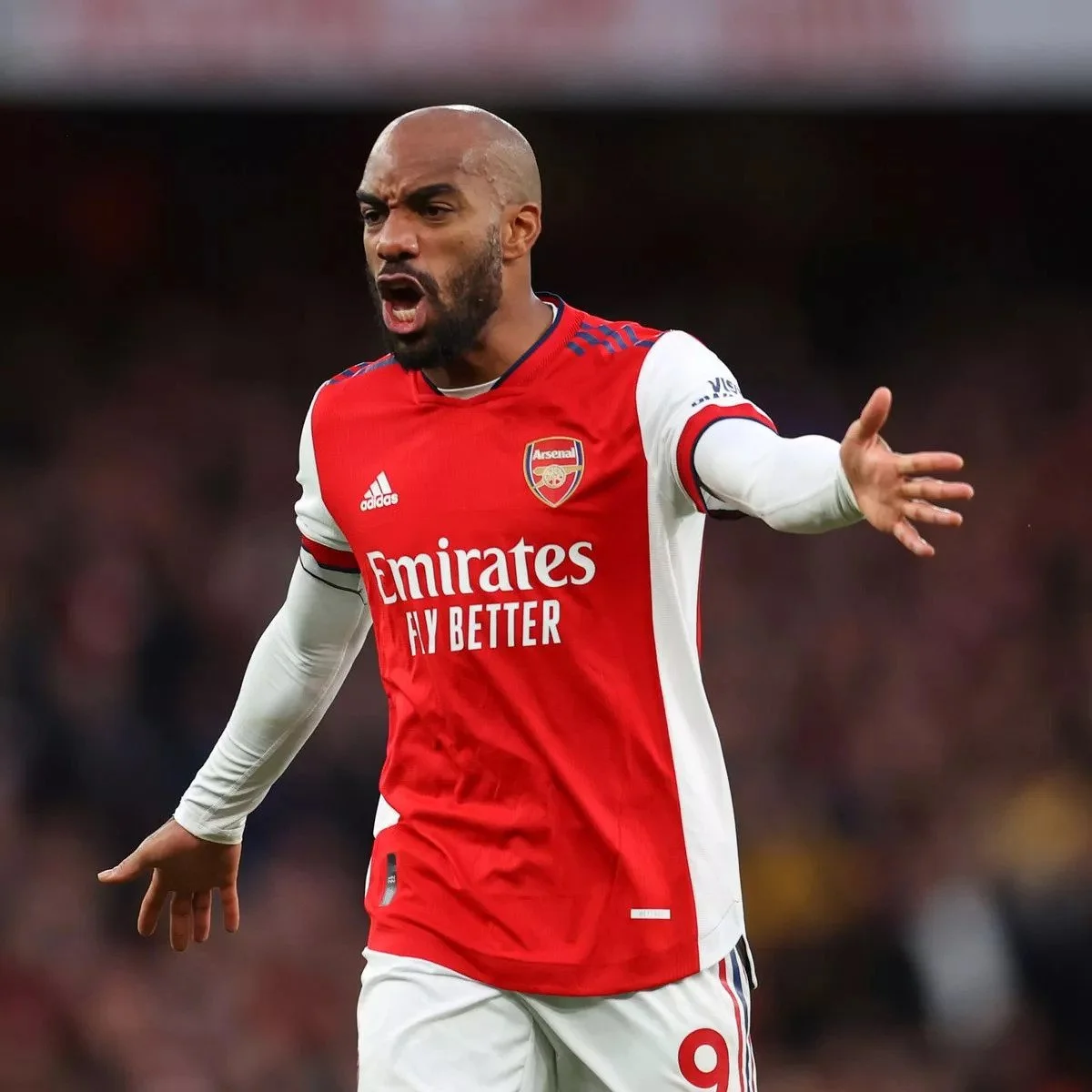 Philippe Senderos Urges Arsenal to Revive Interest in Dusan Vlahovic