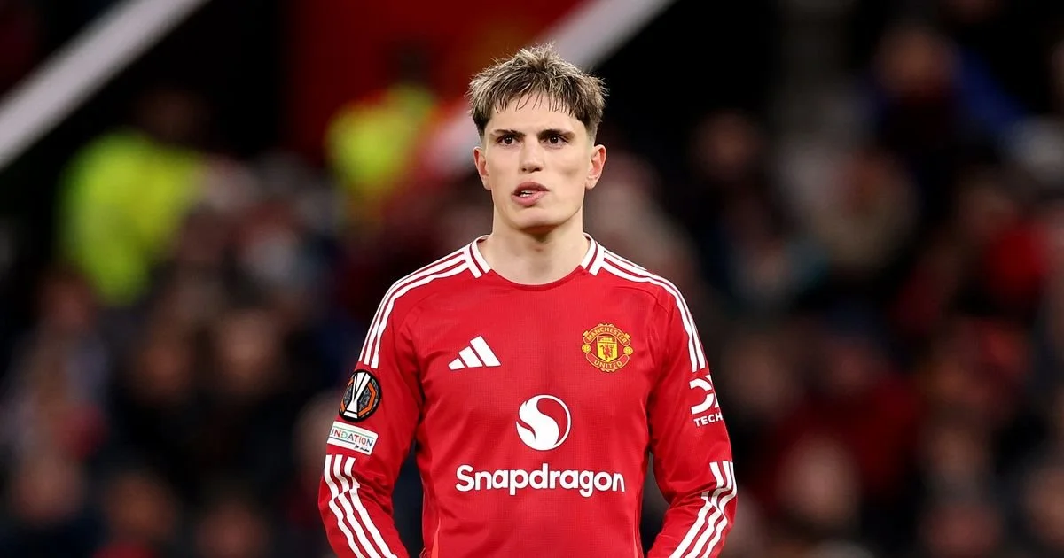 Chelsea Boss Enzo Maresca Downplays Links to Manchester United's Alejandro Garnacho Amid Transfer Rumors