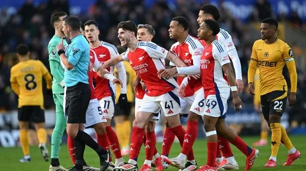 PGMOL Backs Referee Michael Oliver Amid Controversial Red Card Decision in Arsenal vs. Wolves Clash