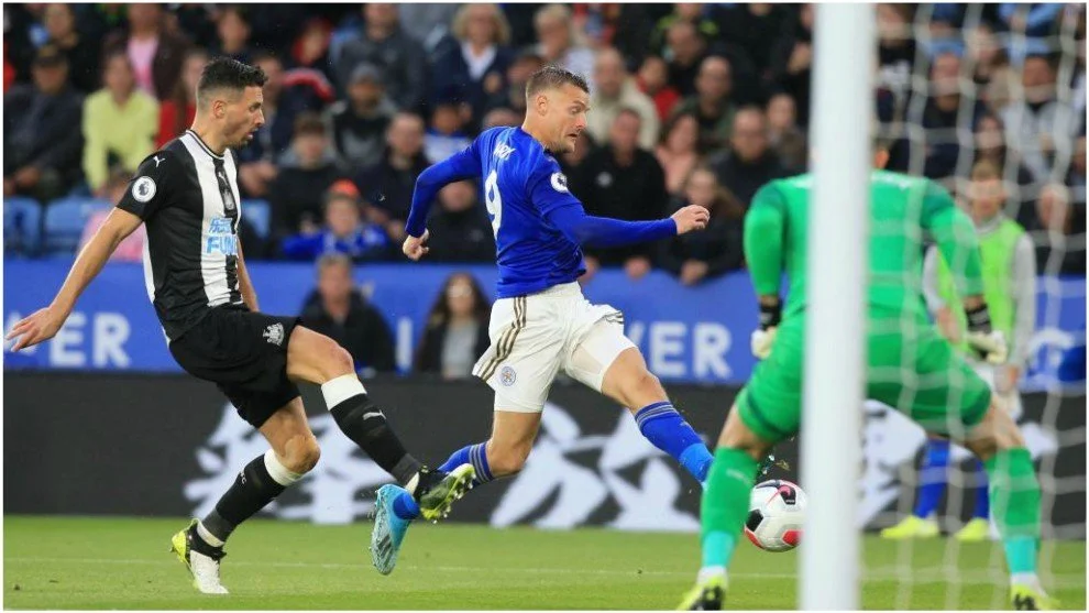 Jamie Vardy Equals Cristiano Ronaldo’s Premier League Record in Leicester City’s Stunning Victory