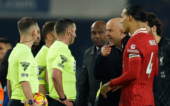 FA Reveals Arne Slot’s Fiery Exchange with Michael Oliver After Merseyside Derby
