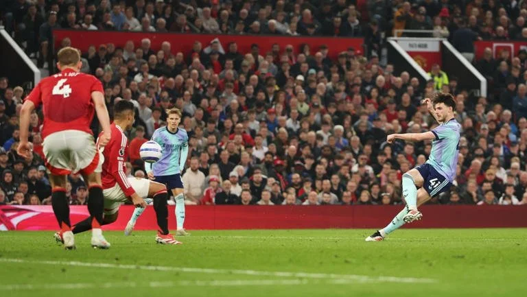 Arsenal Drop Points Again as Manchester United Hold Them to a 1-1 Draw