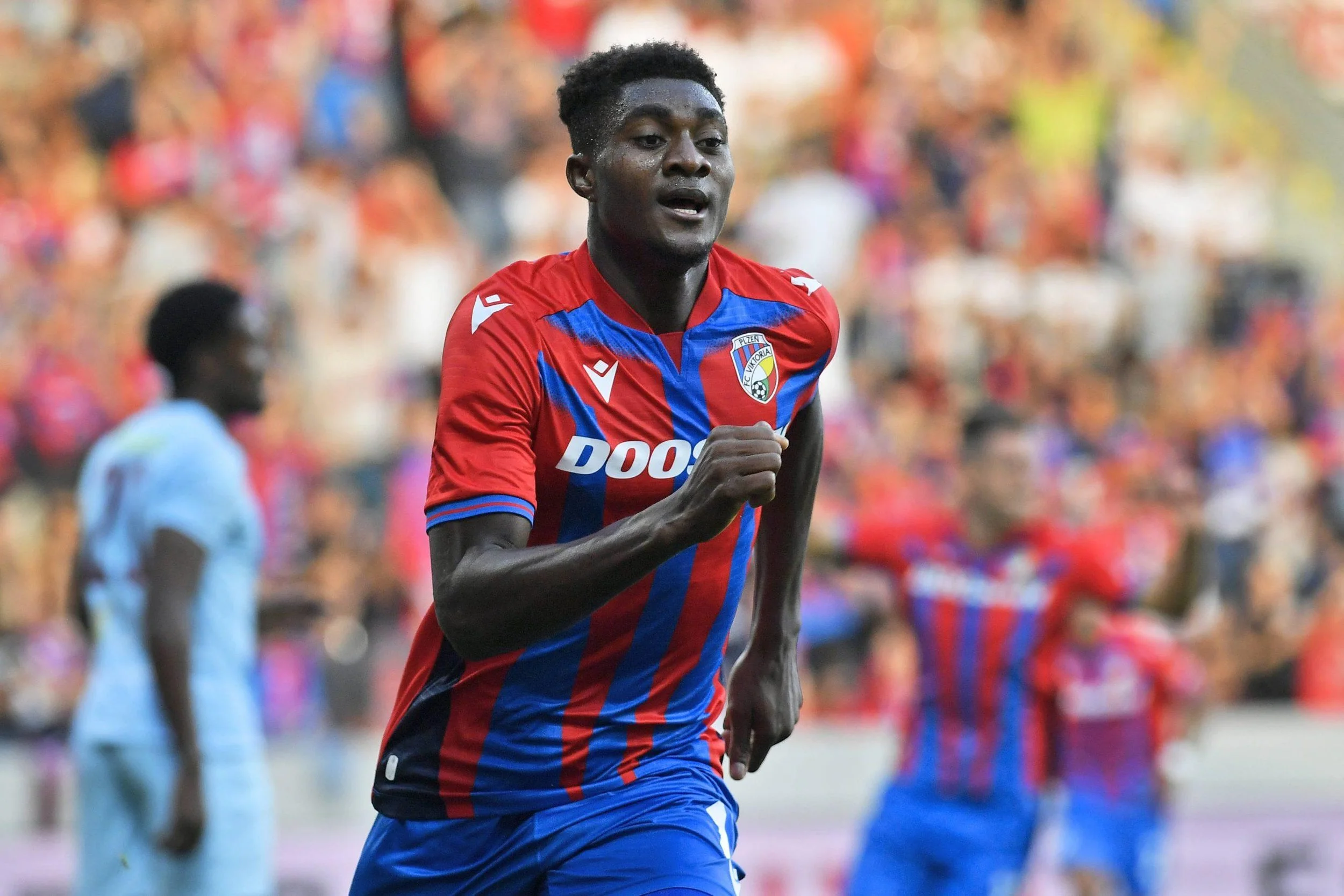 Wolves and Leicester City Battle for Nigerian Striker Rafiu Durosinmi