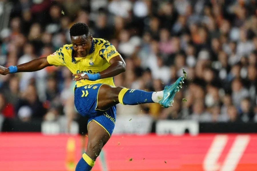 Chelsea Secures Dario Essugo in €22 Million Transfer Deal: A Promising Midfield Addition?