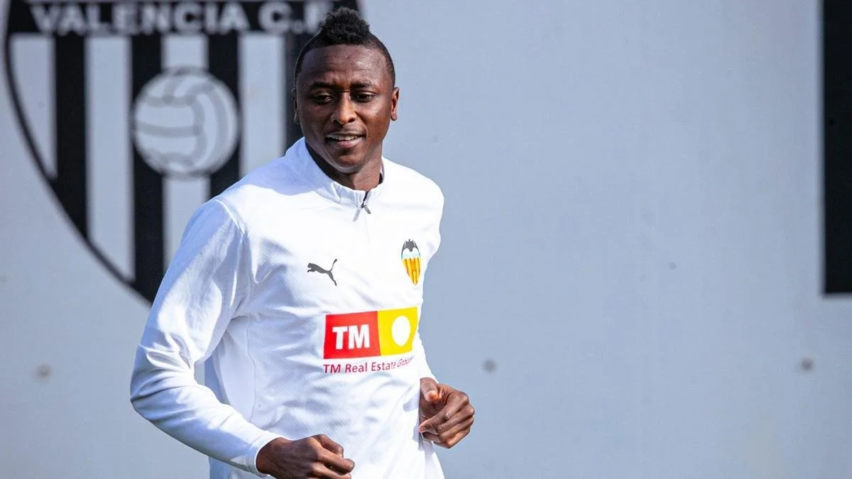 Valencia Boss Corberán Optimistic About Sadiq Umar’s Fitness for Mallorca Clash