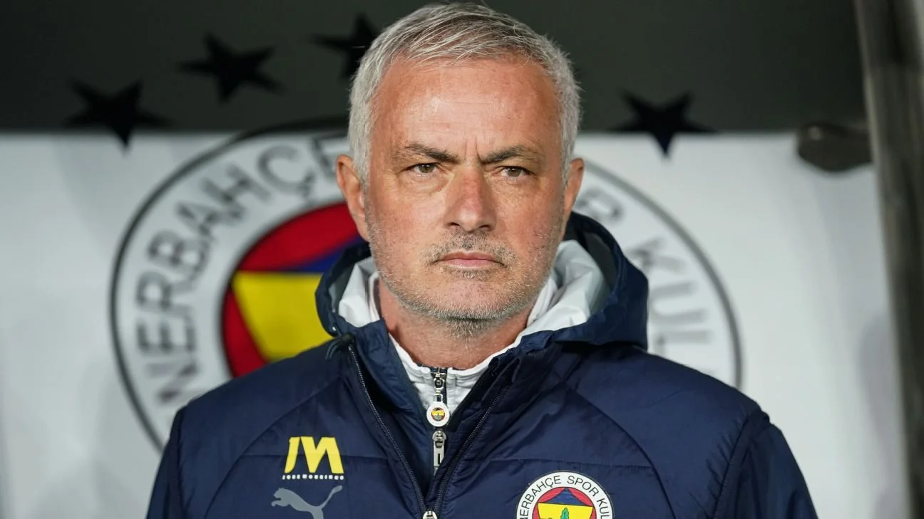 Mourinho’s Controversial Nose Pinch on Galatasaray Coach Sparks Debate After Turkish Cup Defeat