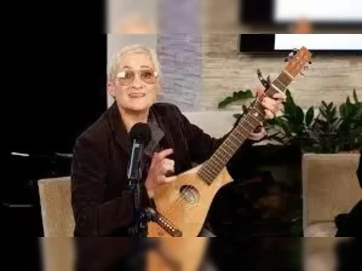 #RememberingJillSobule: Trailblazing Singer-Songwriter Loses Life in Tragic House Fire