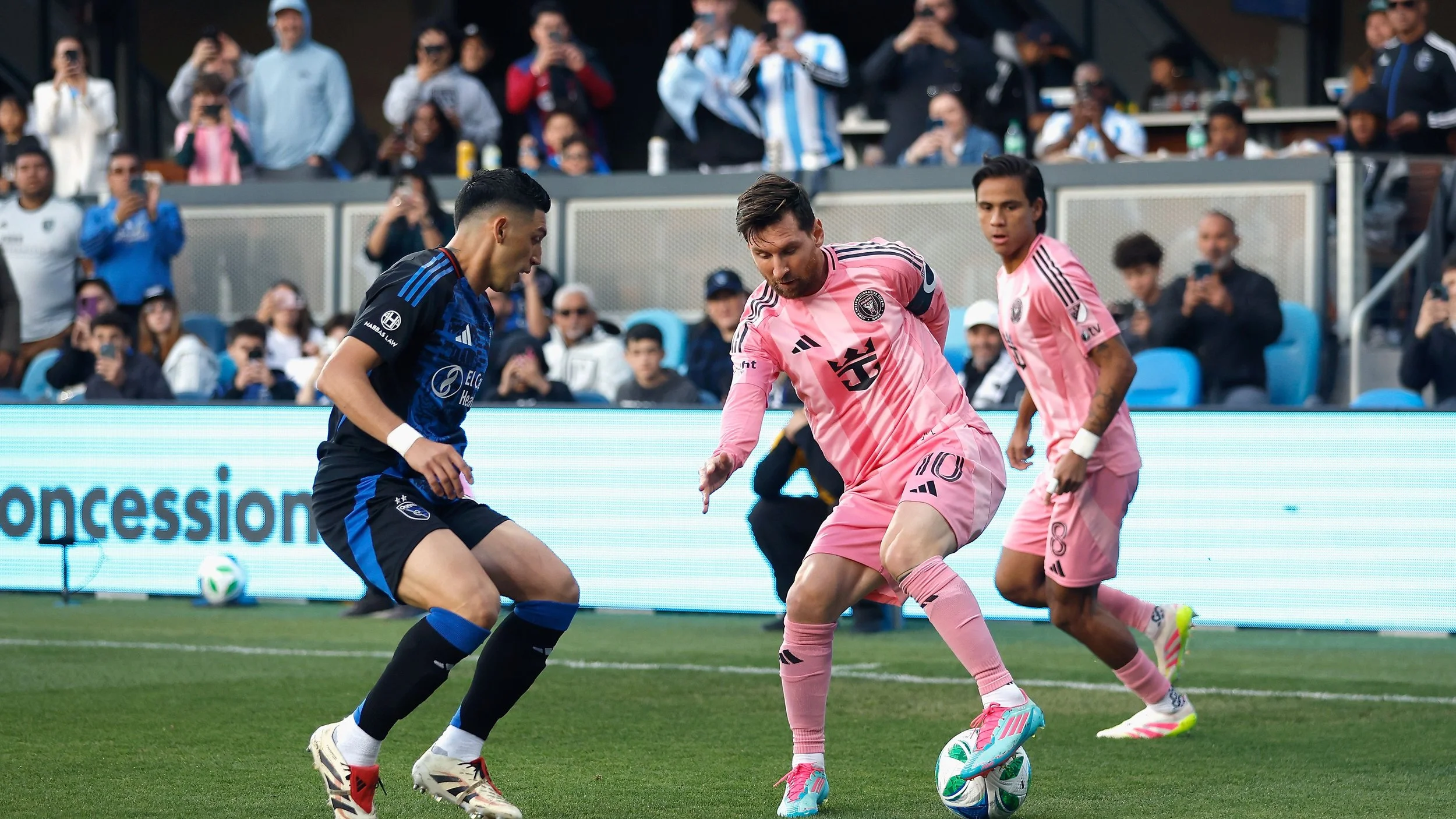 “No Special Treatment”: Alexi Lalas Slams Messi’s Heated Referee Confrontation After Inter Miami Draw