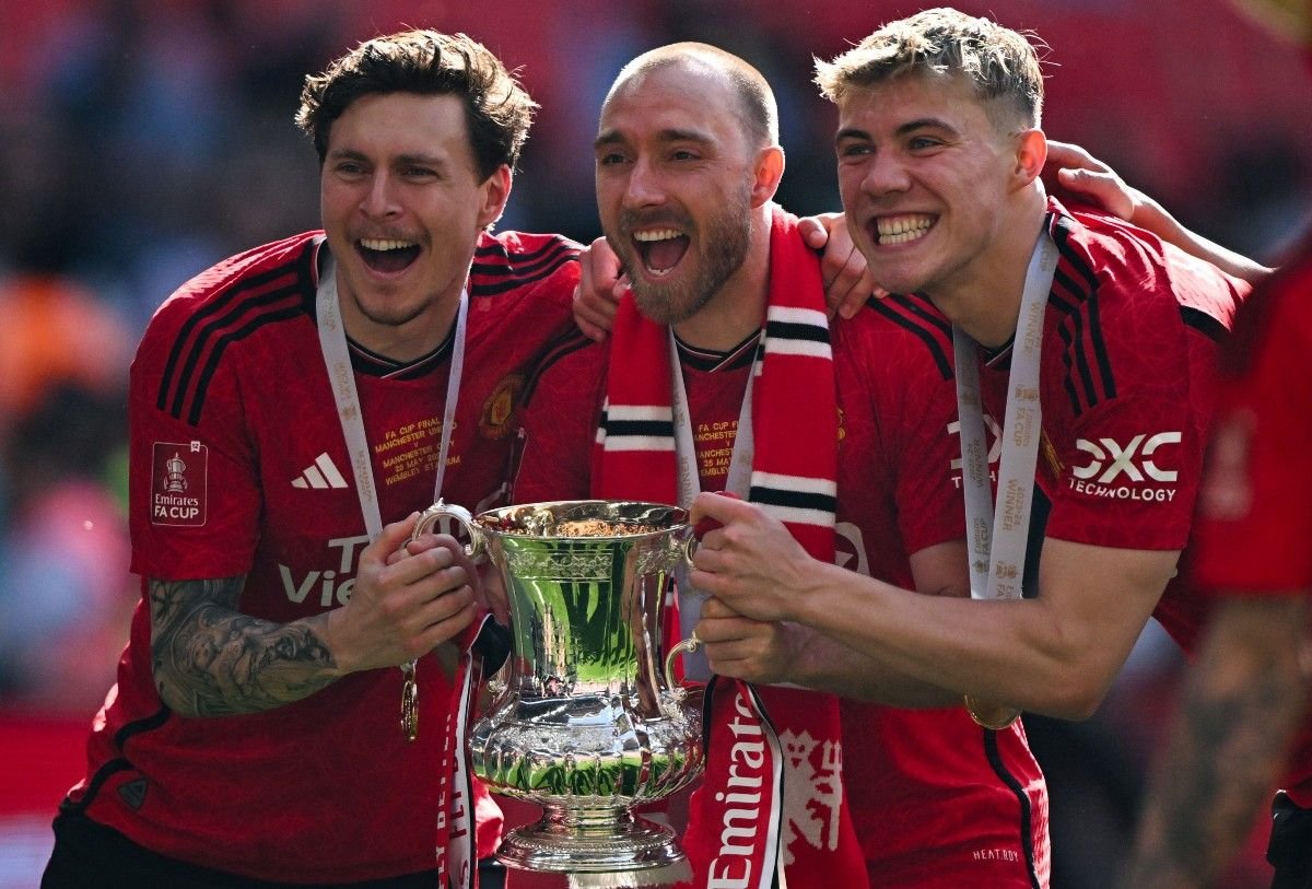  Manchester United Confirm Exit of Eriksen, Evans, Lindelof &amp; Others in Summer Shake-Up