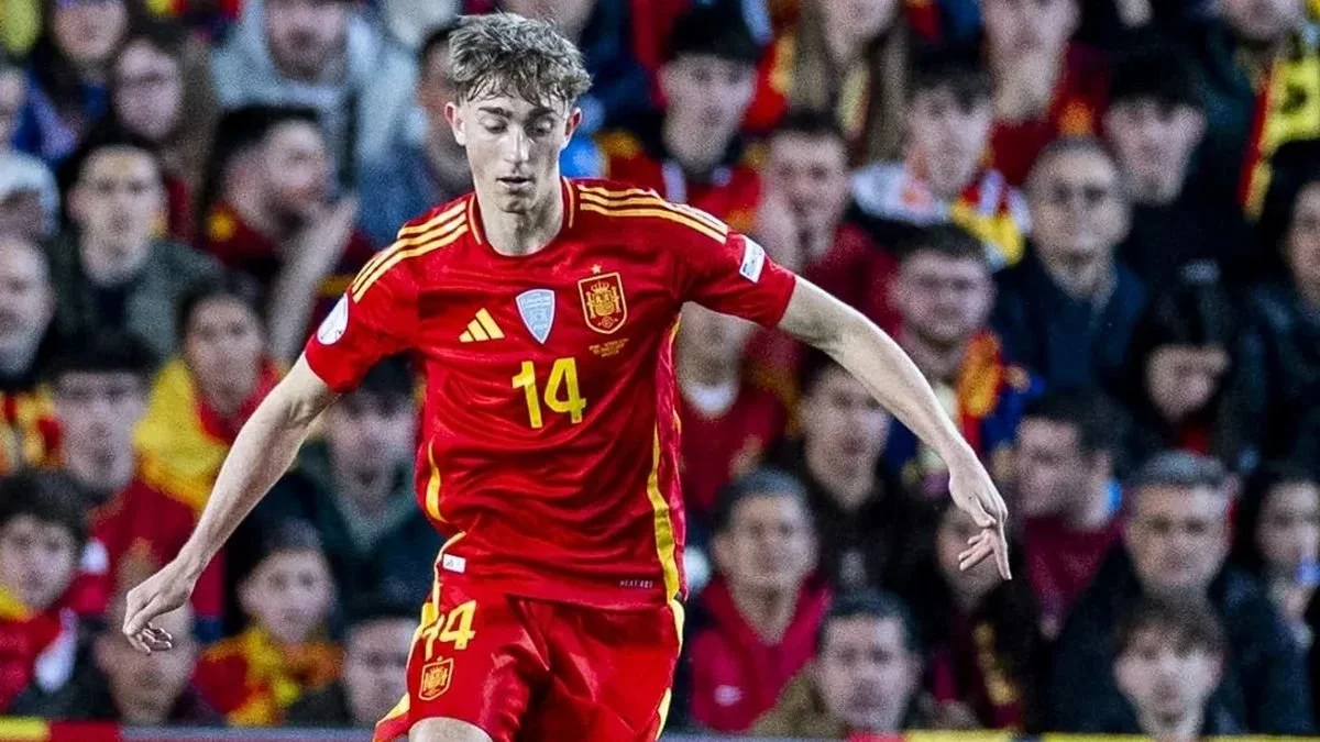 "He’s My Idol" – New Real Madrid Defender Dean Huijsen Hails Sergio Ramos After Receiving Message From Club Legend