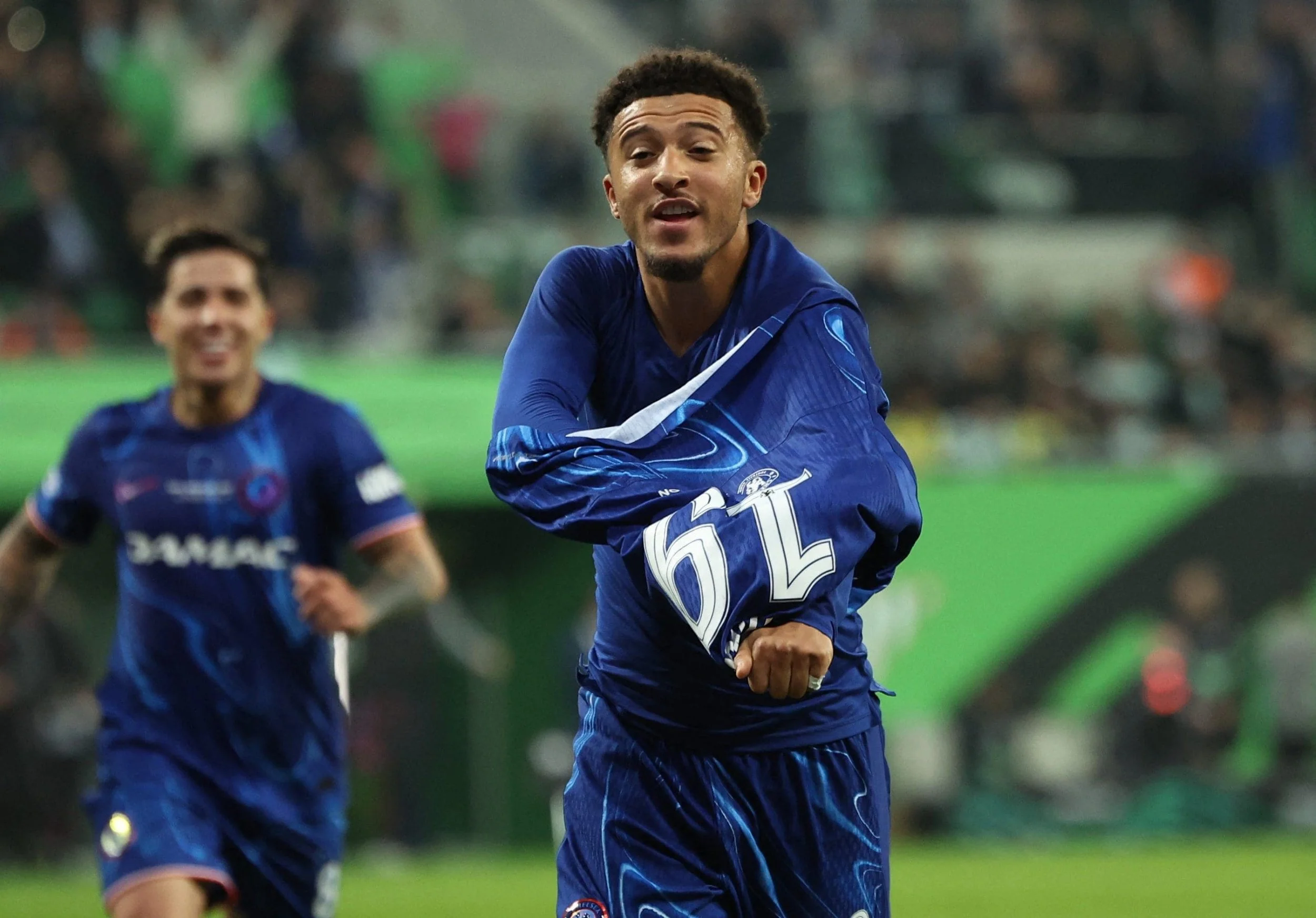  Transfer Tug of War: Juventus, Napoli in Hot Pursuit of Jadon Sancho