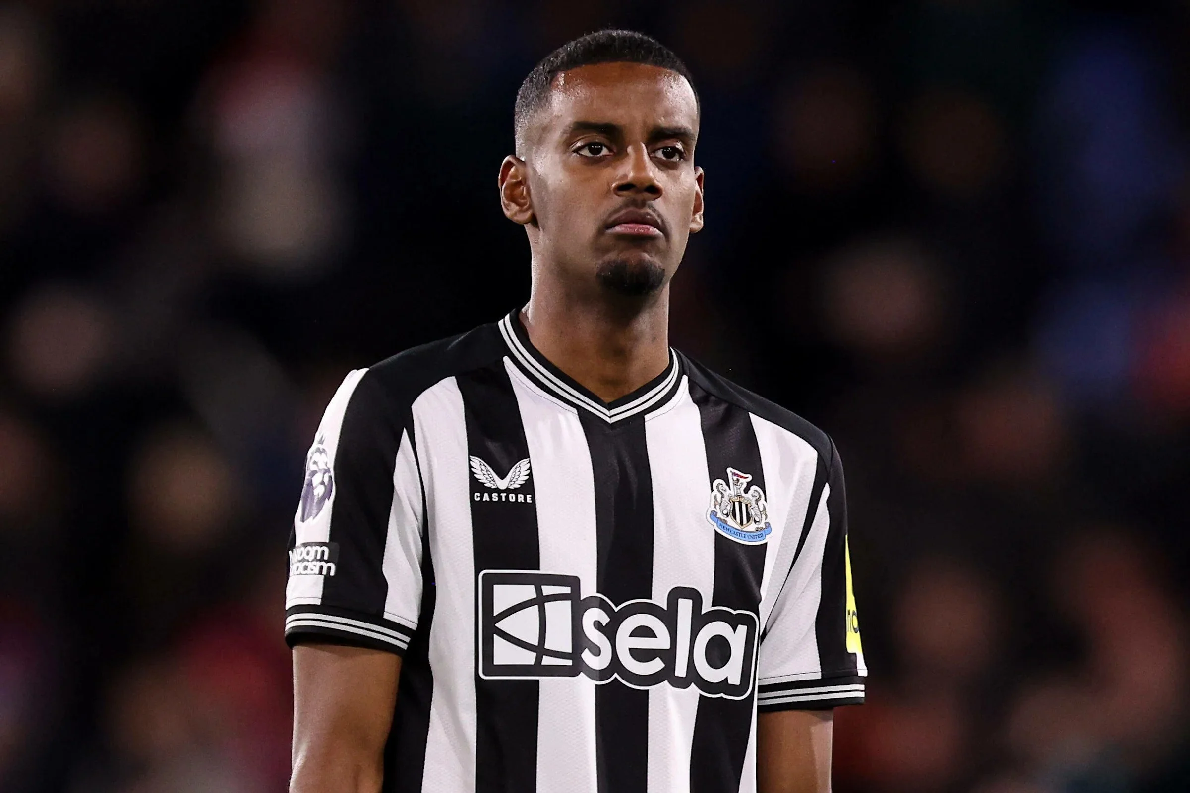  Alexander Isak Agrees to Liverpool Deal Until 2031 Amid Transfer Tension