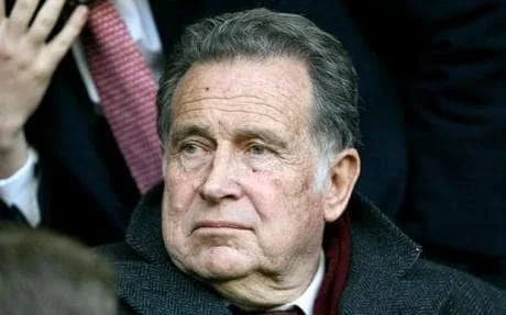 Arsenal Mourns Former Director Richard Carr