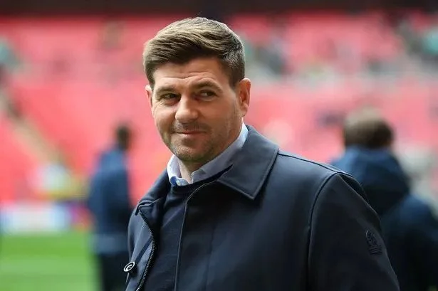 Steven Gerrard Names His Three Best Midfielders in the World