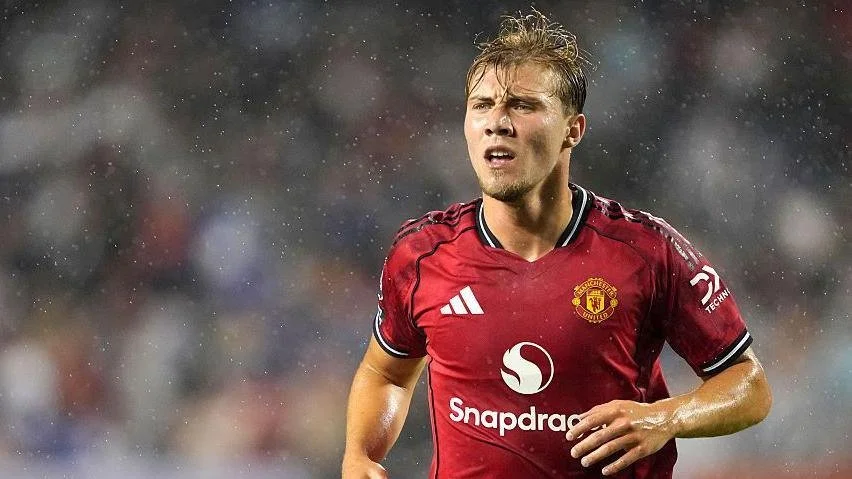 Ex-Man United Scout Tells Hojlund: "No Future at Old Trafford Under Amorim"