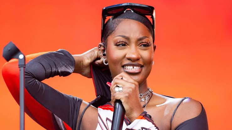 Tems Makes History as First Female African Artist to Sell 10 Million Units in the US
