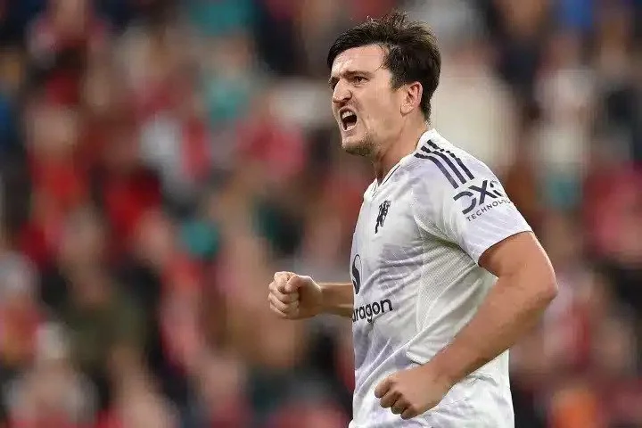 Manchester United Stun Liverpool at Anfield as Maguire’s Late Header Seals Dramatic Victory