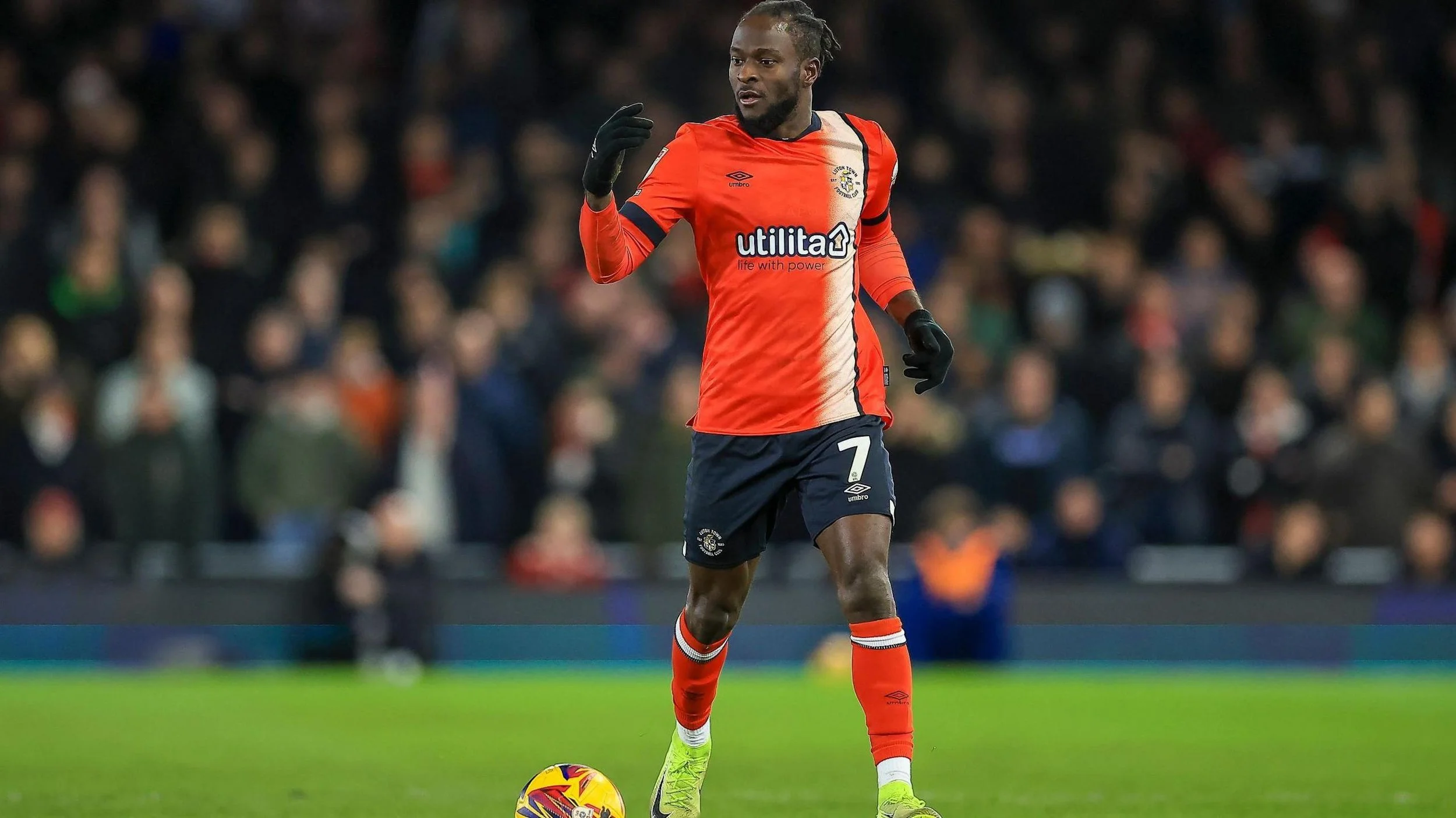 Victor Moses in Talks with New York Red Bulls After Luton Exit