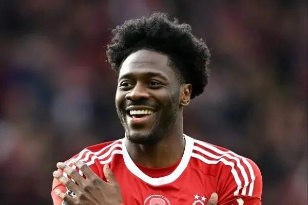 Dyche Gives Cautious Update on Ola Aina as Nottingham Forest Await Defender’s Return